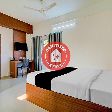 Kochi Vaccinated Staff- Capital O 74715 Phoenix Holidays酒店 外观 照片