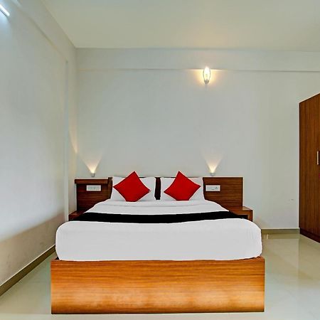 Kochi Vaccinated Staff- Capital O 74715 Phoenix Holidays酒店 外观 照片