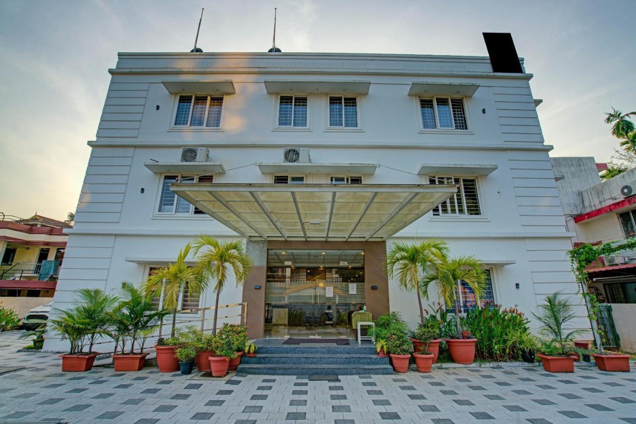 Kochi Vaccinated Staff- Capital O 74715 Phoenix Holidays酒店 外观 照片